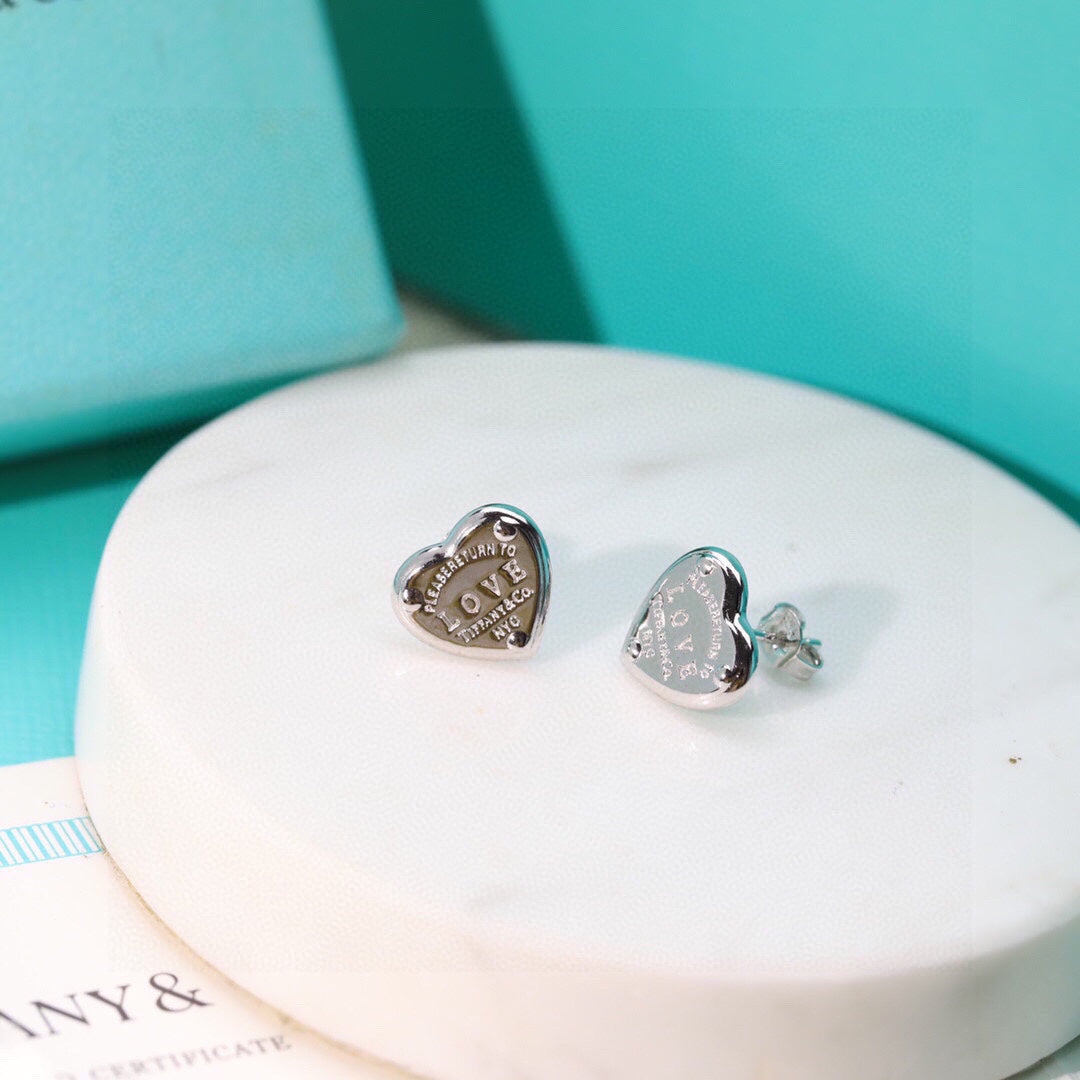 18K Return to Tiffany Love Earrings